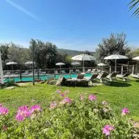 Agriturismo e Glamping Serraiola Alta, hotel i Frassine