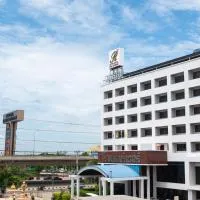 River Hotel The Budget, хотел в Накхон Патом