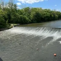 Sugar on The Sugar River، فندق في Albany