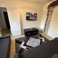Maison proche Paris métro 13, Hotel in Pierrefitte-sur-Seine