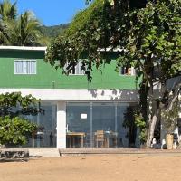 Abraão Beach Suites, готель у місті Абраан