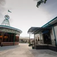 Yodgorlik Hotel، فندق في Marghilon