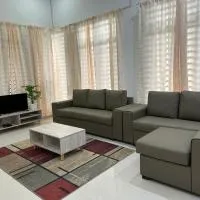 Homestay Kemaman Fyna08 Semi-D, 4 Bedrooms Dekat Pantai Kijal, hotel i Kijal