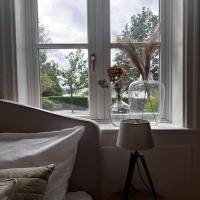 Privates Zimmer in Villa mit Blick auf die Elbe, hotel in Othmarschen, Hamburg