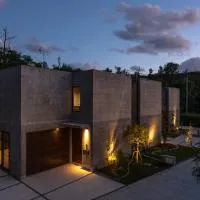 RYUKYU BREEZE 1棟貸し 天然ビーチまで徒歩30秒 プライベートプール付きVilla 北部, Hotel in Nago