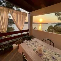 Lovely apartments on the private Beach - island Korčula, hotel a Prizba