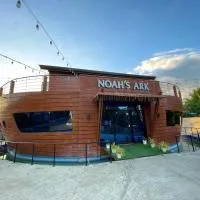 Noah's Ark Hotel Bohol – hotel w mieście Dauis