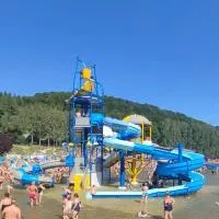 Góry Stołowe Camp - Rodzinne pole biwakowe, Kampery, Przyczepy, Namioty, hotel en Radków