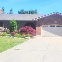 Cozy Home Close to Attractions in Niagara Falls, hotel en Thorold