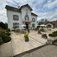 Logis Hôtel & Restaurant Le Parcey, hotel in Parcey