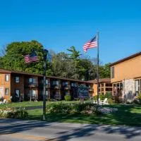 Pine Grove Resort, хотел в Ифрейм