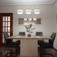 Feriado, apartamento con parking incluido, hotelli kohteessa Cella