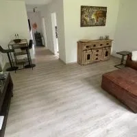 Nagelneue gemütliche 2-Zi-Wohnung, hotel v destinácii Trossingen