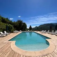 Les Ricoux, hotel a Montfroc