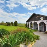Gospodarstwo agroturystyczne Daleko od szosy - pokoje i domek, hotel di Brody