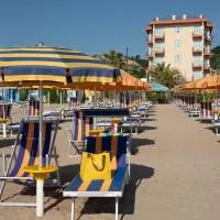 Hotel Eden, хотел в Гротамаре