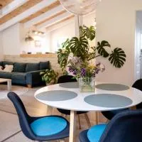 Ferienhaus Leonidas、シュトロームベルクのホテル