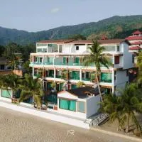 Hotel Villa AoKhanom Beachfront โรงแรมในขนอม