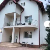 Lilu House, hotel di Campina