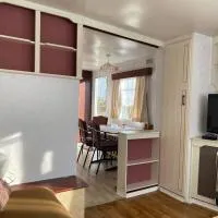 Przyczepa holenderska – hotel w mieście Ińsko