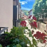 Apartamentos Ubaga, хотел в Ескарай