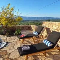 Holiday house "Acacia", for two with pool, Dol, hotel i Stari Grad