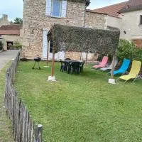 Gîte Les Lauriers Roses - Petit coin de paradis - 4p, hotel di Lavercantière