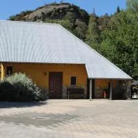 Arty Luxury Barn Apartment, hotel di Closeburn