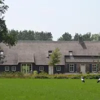 Bed & Breakfast de Bimd Hoeve، فندق في De Bus