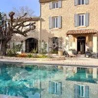 Le Mas d'Emilienne – hotel w mieście Coudoux