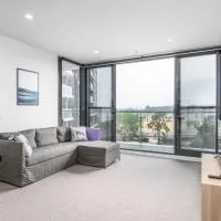 Stylish Phillip apartment with gym and pool - Hosted by CanStay, hotel di Phillip