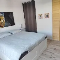 Studio indépendant proche canal du midi, hotelli kohteessa Homps