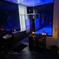 La Suite Gold Wellness Jacuzzi & Sauna, hotel a Seraing