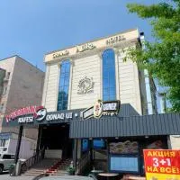 Grand Aura Hotel: Almatı'da bir otel