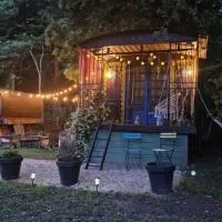Git'an Périgord Roulotte bella, hotel v destinaci Groléjac