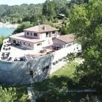 Agriturismo Incantesimo del Lago Salto、Varco Sabinoのホテル