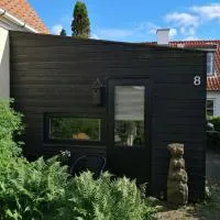 Minihus til havn, strand, vand og by i Gilleleje, hotel a Gilleleje