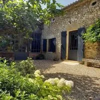 Entre-vignes-et-bastides, Hotel in Montcaret