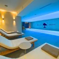 Brit Hotel Piscine & Spa - Fougères, hotel sa Lécousse