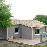 Gîte VILLA ROMAN Vogüé, hotel u gradu 'Vogüé'
