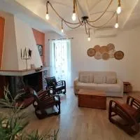 Gîte et chambres d'hôtes Les 2 Pins, готель у місті Courry