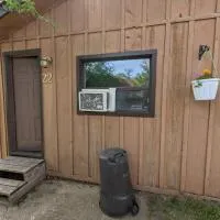 Wasaga Beach में, होटल Tiny Wood Cottage 22