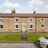 Moorside Cottage - Beautiful North Yorkshire Stone Cottage, hotell i York