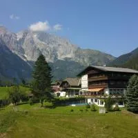Kuchl में, होटल Pension Schöne Aussicht