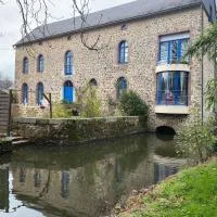 LE MOULIN DE MERAL, hotel u gradu Montsûrs