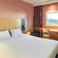 B&B HOTEL Orly Rungis Aéroport 3 étoiles、ランジスのホテル