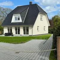 Ferienhaus Hornhecht, hotel di Born