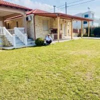 Holly George Villa, hotel di Nea Plagia