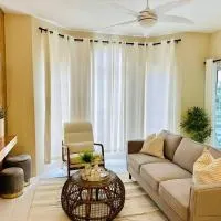 Falcon Sunset 2br- Airport Transport Available -Security-Gated, отель в Монтего-Бей