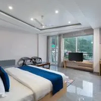 Hotel Buddha's Abode- Best Hotel in McleodGanj Main Market، فندق في دارامشالا